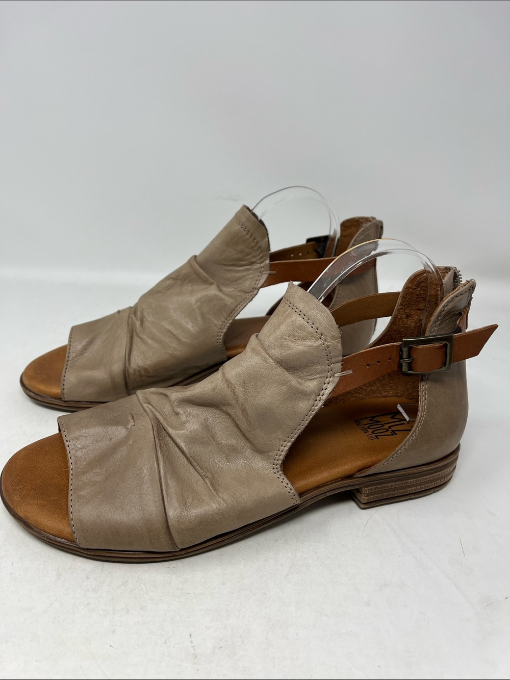 MIZ MOOZ NEW YORK CITY LEATHER UPPER SLOUCHY BUCKLE OPEN TOE SANDALS EU 41 US 10